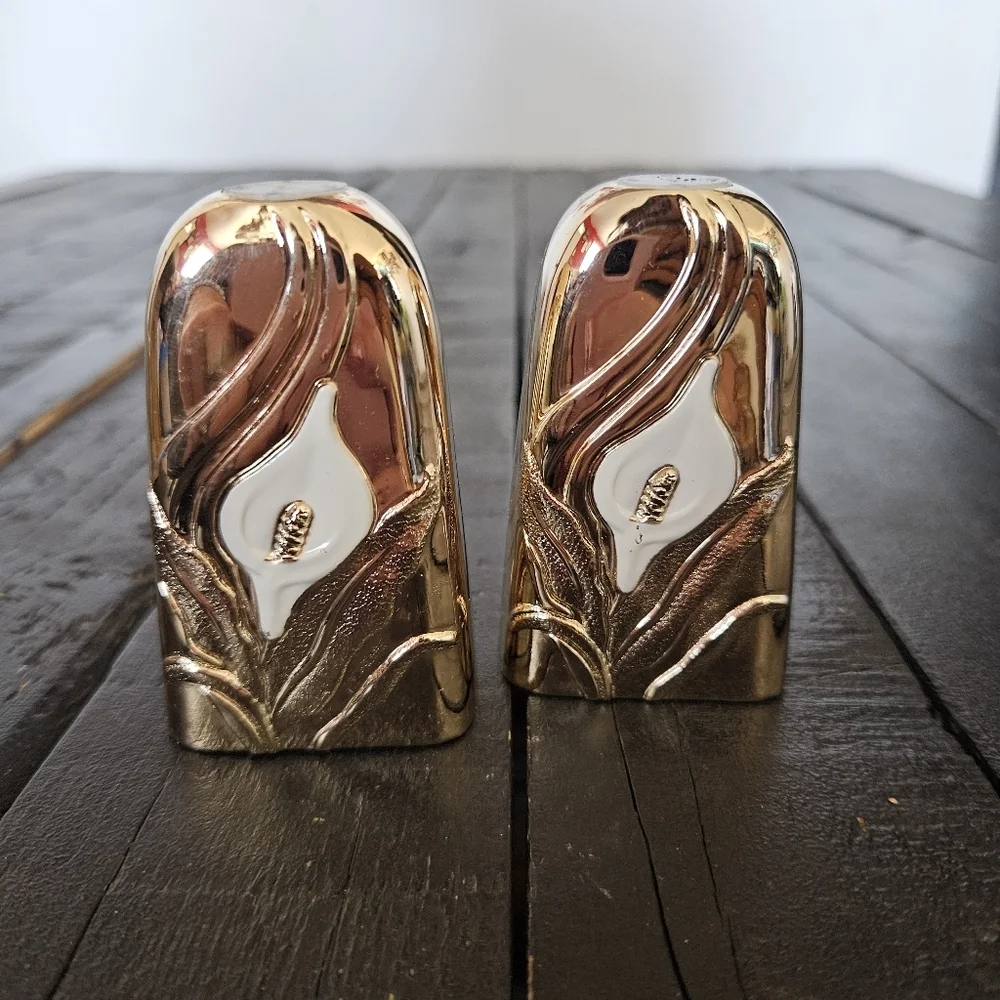 WM A. Rogers Vintage NWT Calla Lily Salt Pepper Set Gold White MCM Cottagecore